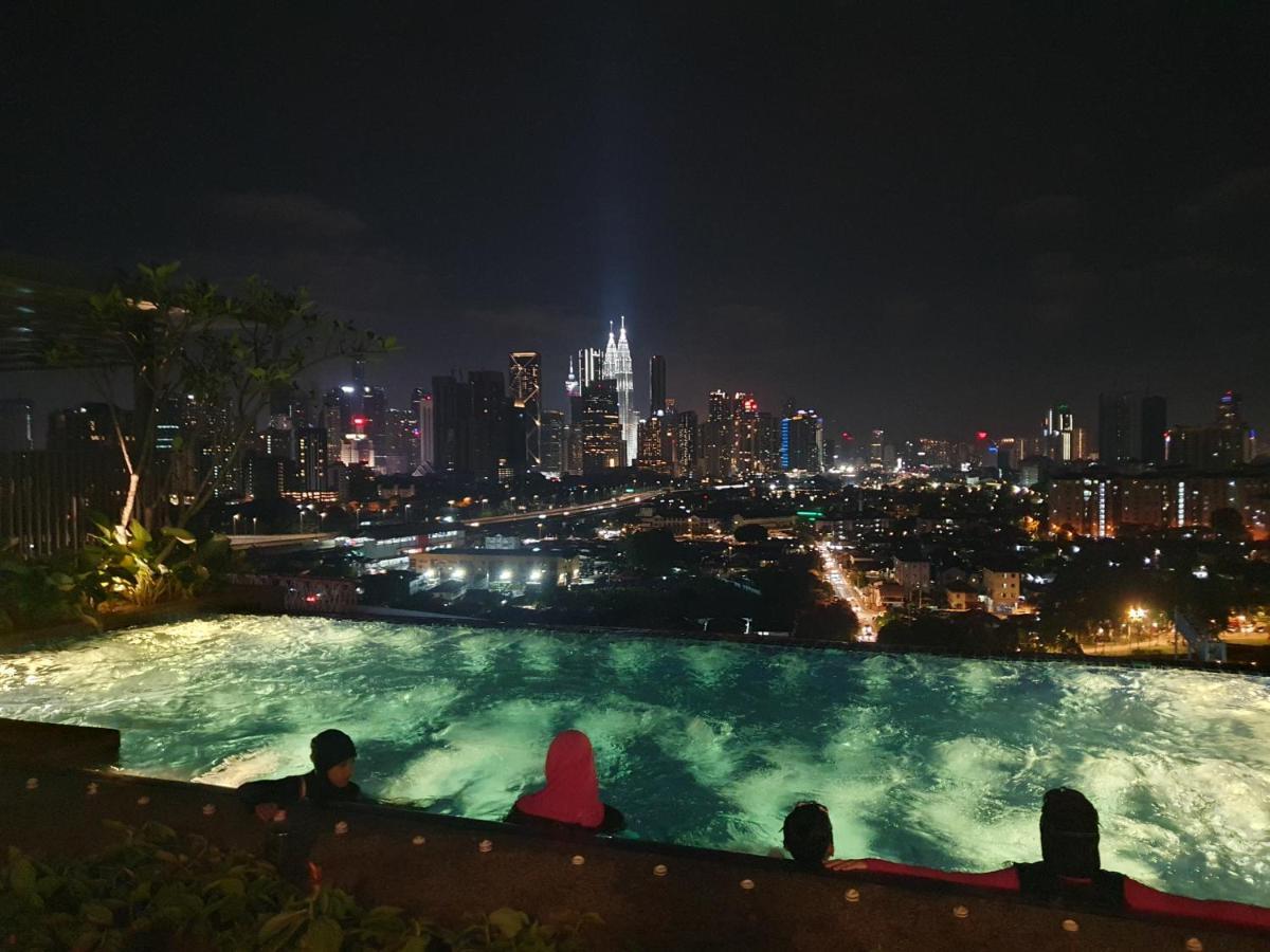 Studio Near Klcc And Lrt With Superb View Куала Лумпур Екстериор снимка